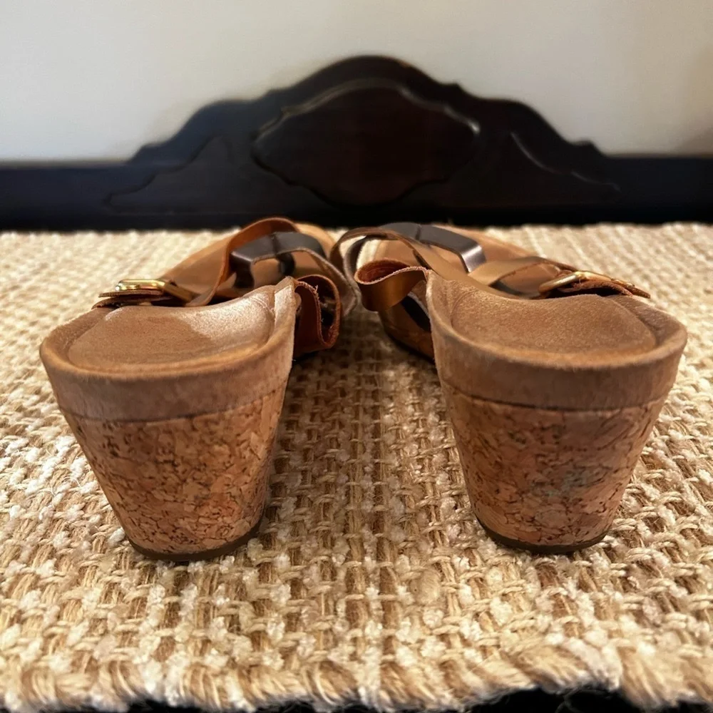 UGG Adalie Metallic Cork Wedge Sandals Size 7.5 Festive Spring Strappy Slip On